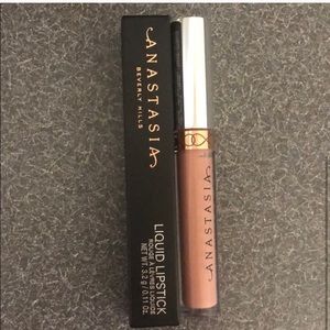 Pure Hollywood Anastasia Lip